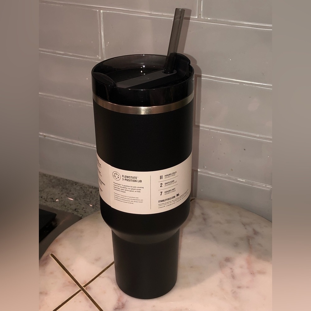✨NWT✨ Last One‼️Stanley Quencher H2.0 FlowState Tumbler 40oz (Black) - Picture 5 of 9